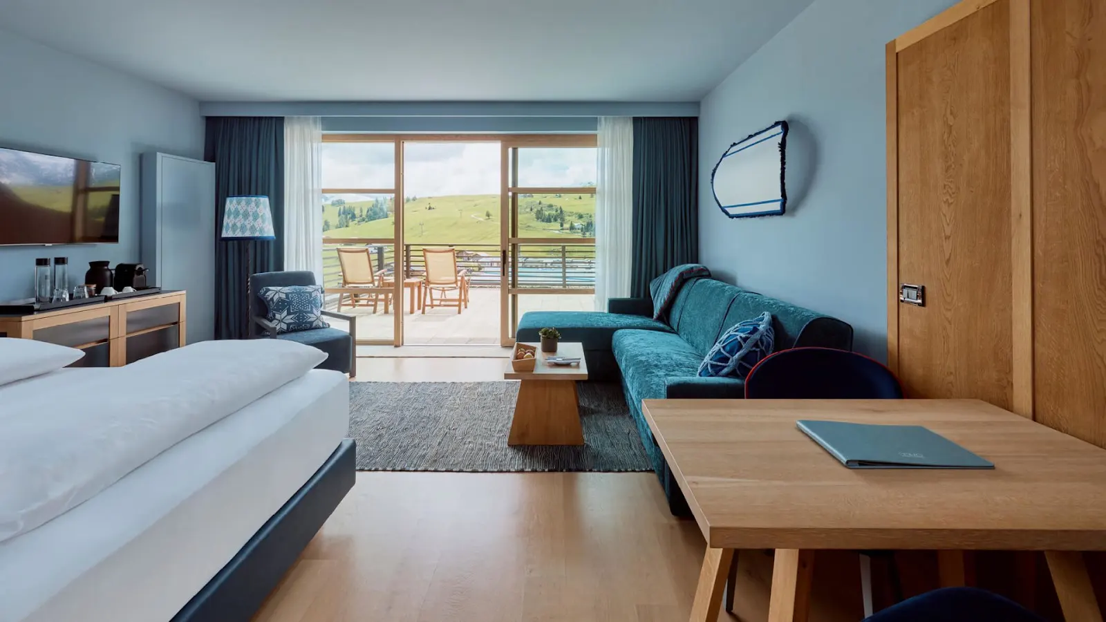 Mountain Room interior detail
