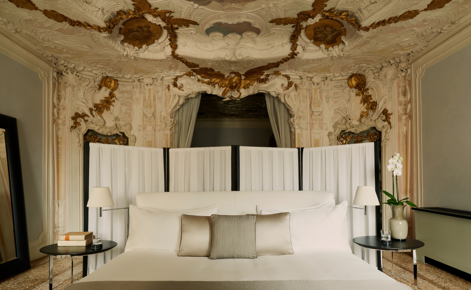 Alcova Tiepolo Suite bedroom at Aman Venice