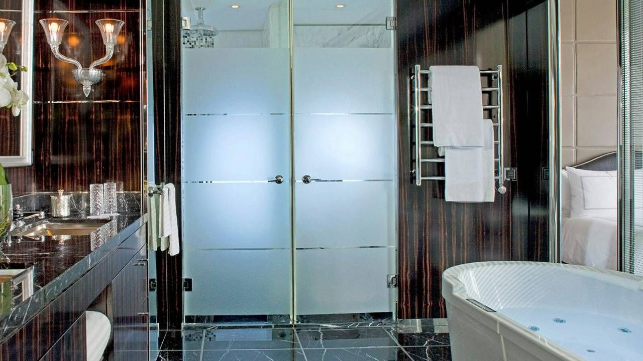 Suite Leman interior and view
